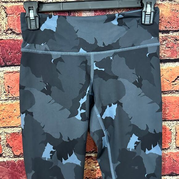 lululemon leggings size 4 - Picture 2 of 10